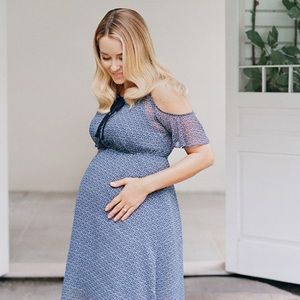 🎊HOST PICK🎊 Lauren Conrad Maternity Dress